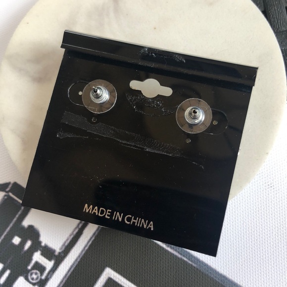 Circle Earrings - Picture 17 of 17